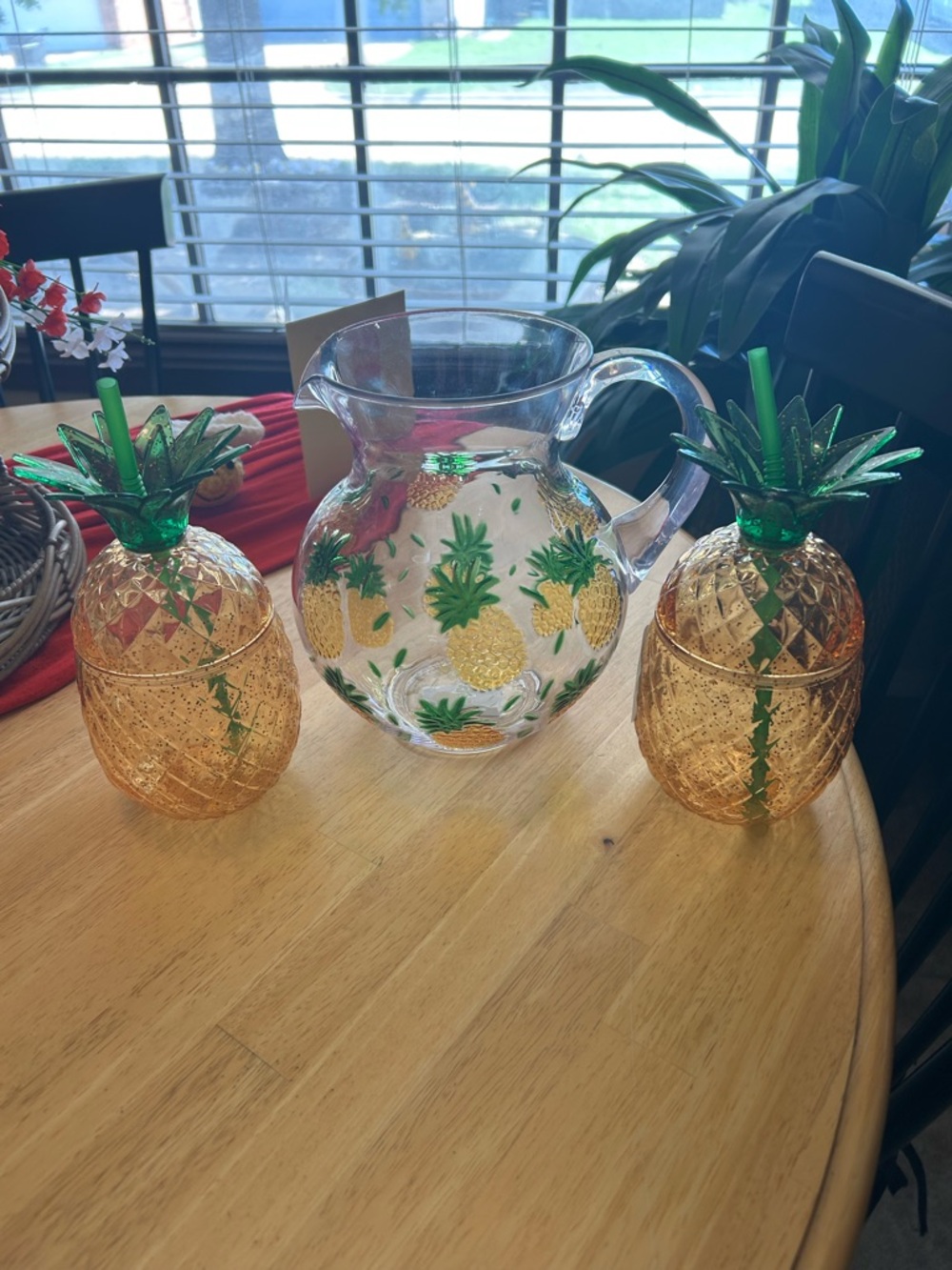 New Pineapple Pitcher and Pineapple Drinking  Cups Set